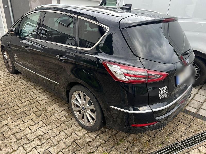 Schwarz Gebraucht 2021 Ford S-MAX Vignale Van / Kleinbus | 32.599 € (Fairer Preis) - Bild 1/4