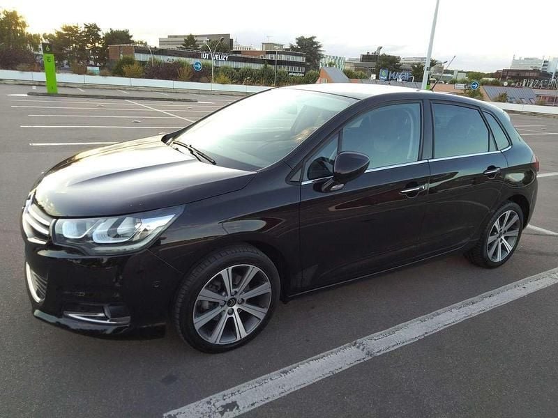 Schwarz Gebraucht 2016 Citroën C4 Limousine | 4.900 € (Guter Preis) - Bild 1/1