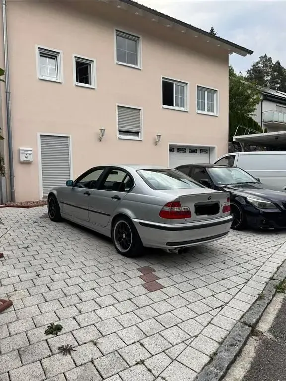 Gebraucht BMW 320 Sport Line 170 PS (125 kW) 2001 Silber Limousine