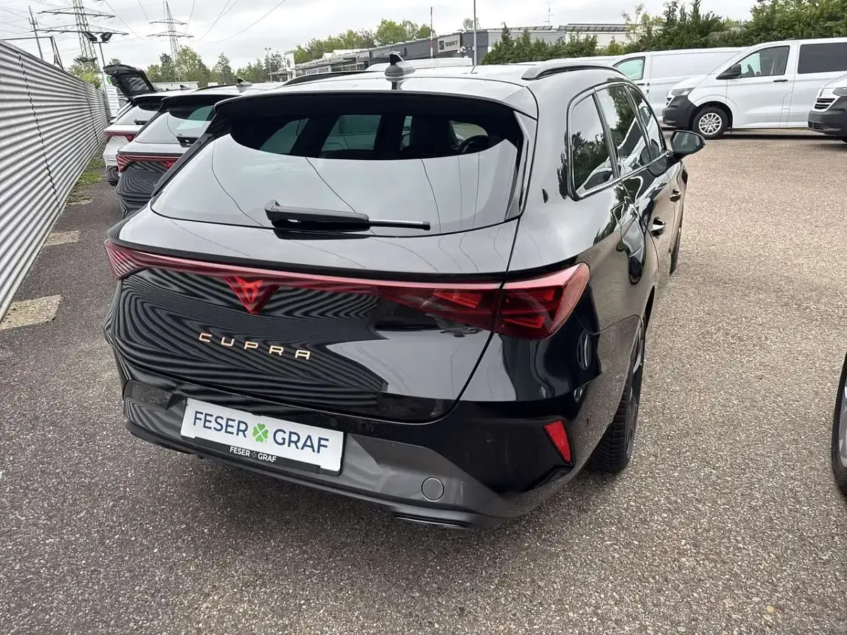 Używany Cupra Leon 150 KM (110 kW) 2025 Czarny Kombi