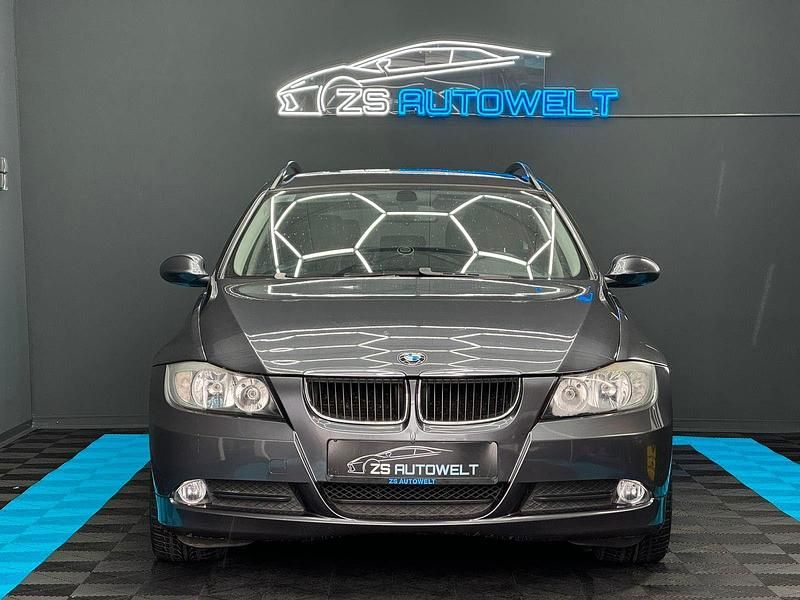 Gebraucht BMW 318 Advantage 129 PS (94 kW) 2007 Grau Kombi