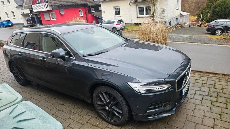 Gebraucht Volvo V90 Momentum 190 PS (139 kW) 2017 Kombi