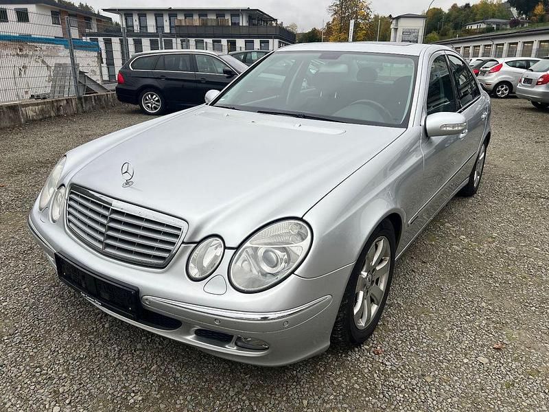 Gebraucht Mercedes E280 190 PS (139 kW) 2006 Silber Limousine