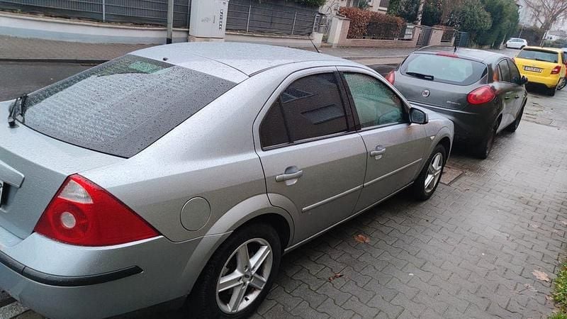 Silber Gebraucht 2005 Ford Mondeo Trend Limousine | 999 € (Superpreis) - Bild 1/4