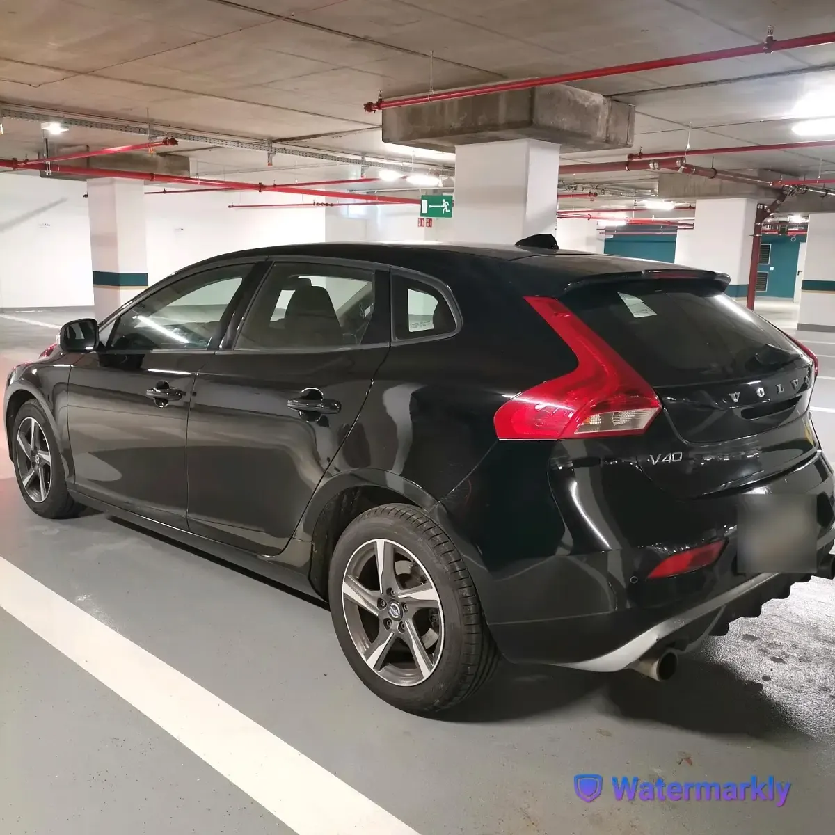 Gebraucht Volvo V40 R-Design 120 PS (88 kW) 2016 Schwarz Limousine