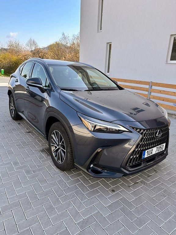 Grau Gebraucht 2024 Lexus NX350h SUV | 40.900 € (Superpreis) - Bild 1/4
