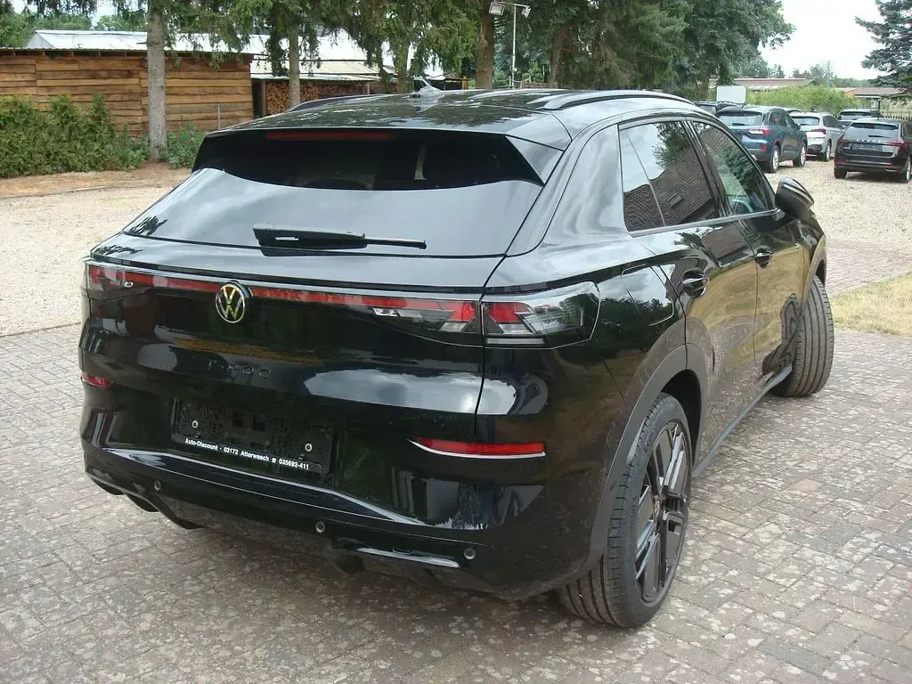Neu VW T-Roc R-line 150 PS (110 kW) 2026 Grenadillschwarz metallic SUV