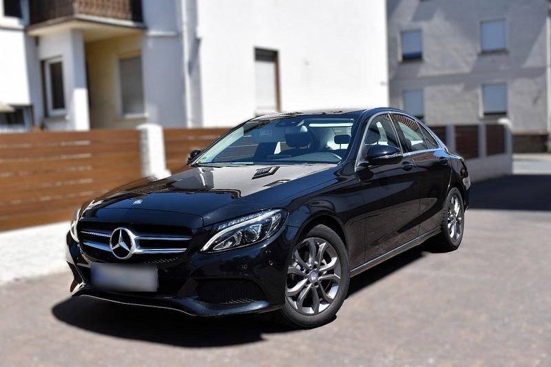 Second-hand Mercedes C180 156 CP (114 kW) 2017 Negru Berlinǎ