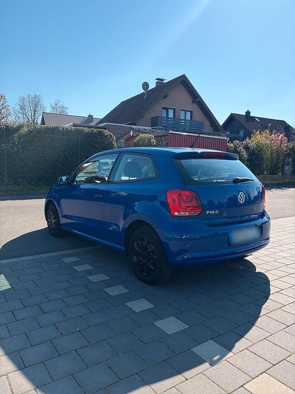 Gebraucht VW Polo 60 PS (44 kW) 2011 Blau Kleinwagen