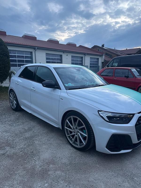 Gebraucht Audi A1 S-Line 95 PS (69 kW) 2023 Weiß SUV