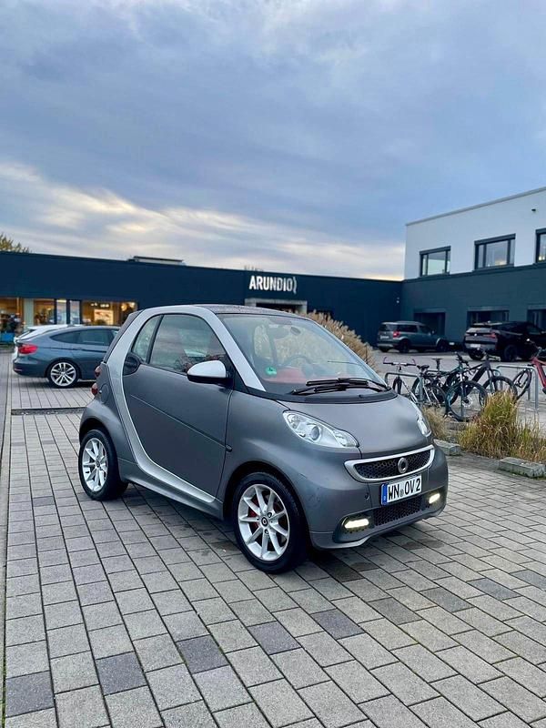 Schwarz Gebraucht 2013 Smart ForTwo Coupé Kleinwagen | 6.499 € (Fairer Preis) - Bild 1/4