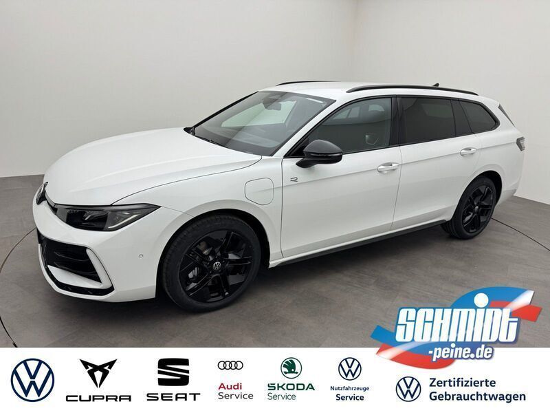 Pure white Neu 2024 VW Passat R-line Kombi | 61.100 € (Fairer Preis) - Bild 1/4
