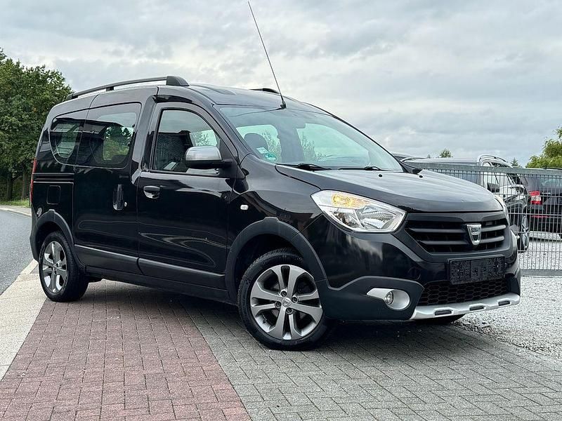 Gebraucht Dacia Dokker Stepway 90 PS (66 kW) 2015 Schwarz Van / Kleinbus