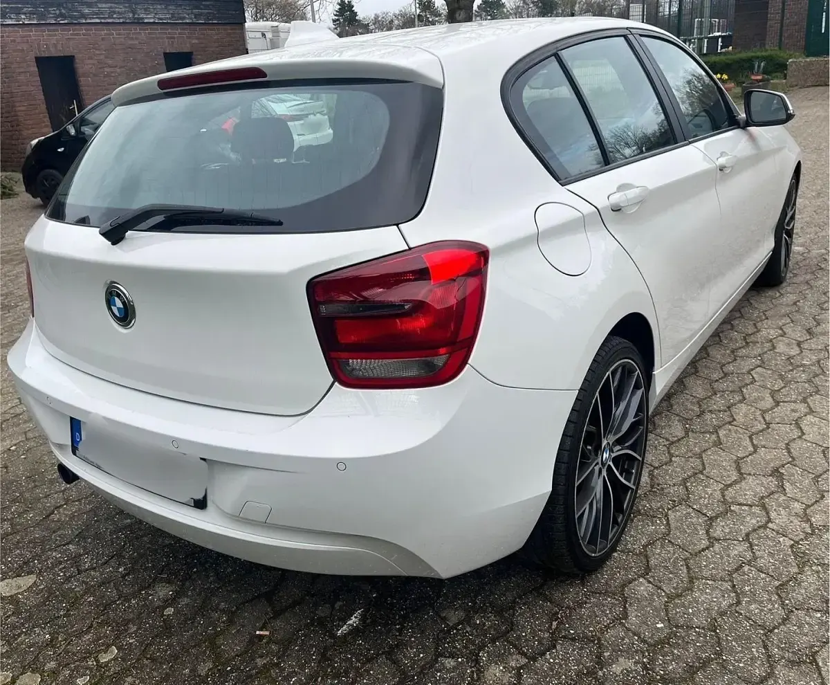 Gebraucht BMW 116 136 PS (100 kW) 2014 Weiß Kleinwagen