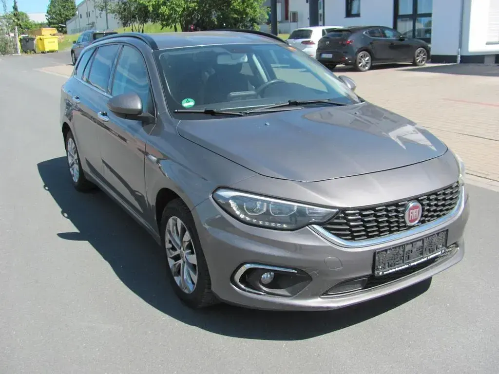 Gebraucht Fiat Tipo Business 120 PS (88 kW) 2019 Grau Limousine