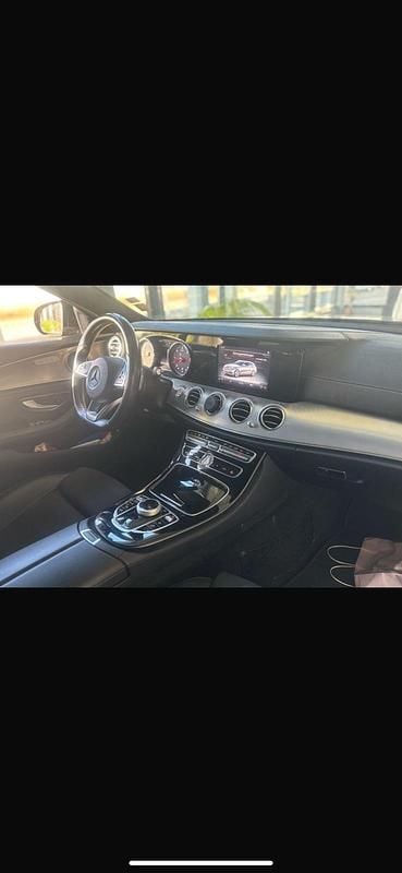 Gebraucht Mercedes E350 AMG 258 PS (189 kW) 2018 Schwarz Limousine