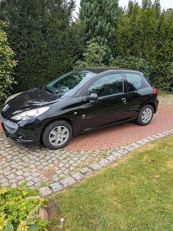 Schwarz Gebraucht 2012 Peugeot 206 Limousine | 1.950 € (Guter Preis) - Bild 1/4