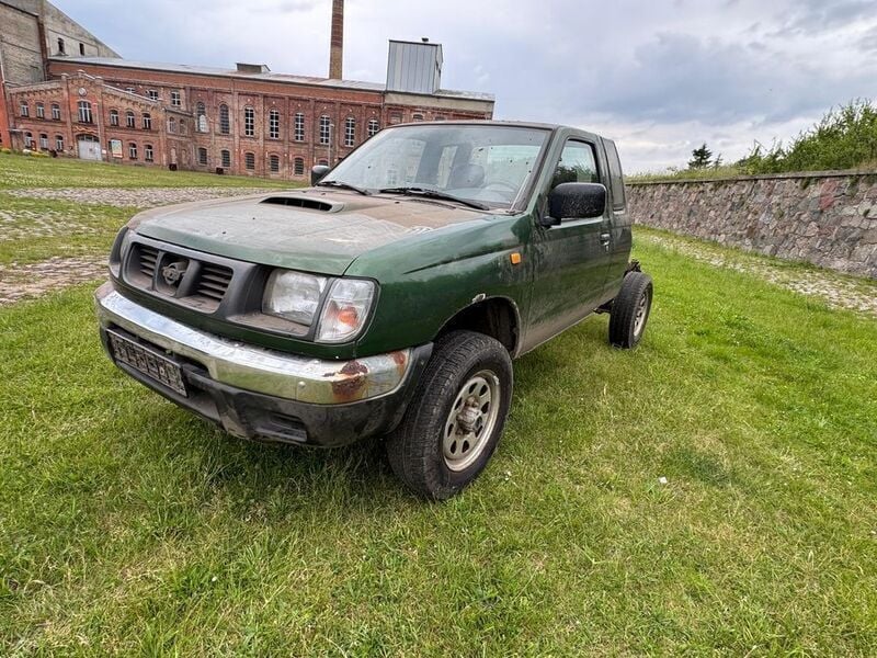 Grün Gebraucht 2000 Nissan PickUp Abholung | 1.600 € - Bild 1/4