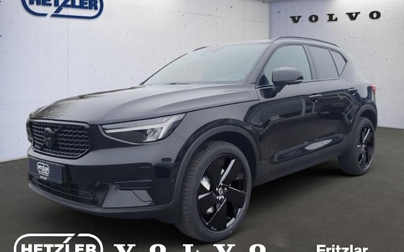 Neu Volvo XC40 Plus 163 PS (119 kW) 2026 Schwarz SUV