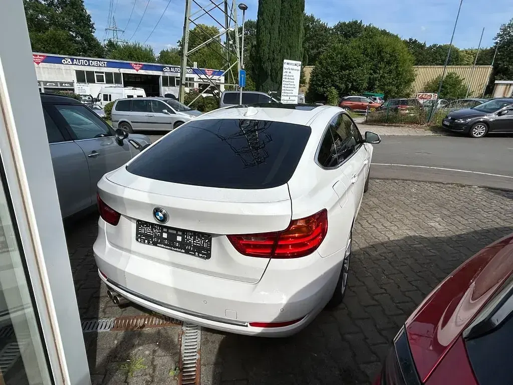 Gebraucht BMW 325 Luxury Line 218 PS (160 kW) 2014 Weiß Limousine
