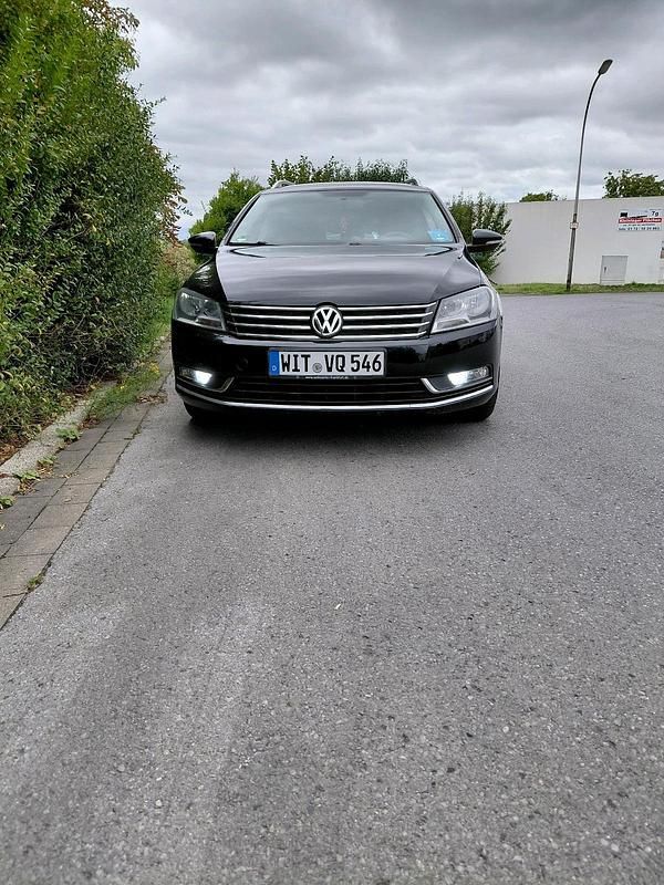 Schwarz Gebraucht 2011 VW Passat Kombi | 5.500 € (Fairer Preis) - Bild 1/4