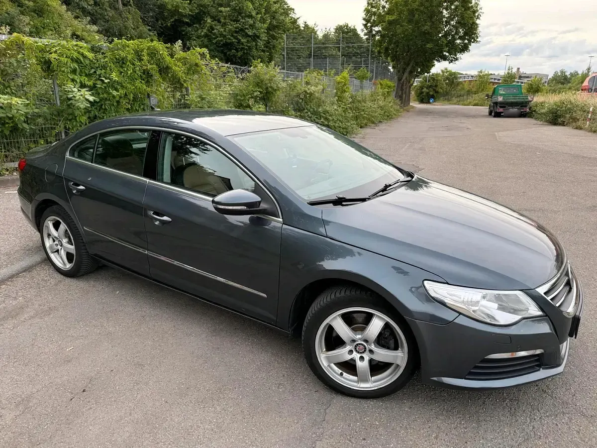 Gebraucht VW Passat 170 PS (125 kW) 2011 Grau Limousine