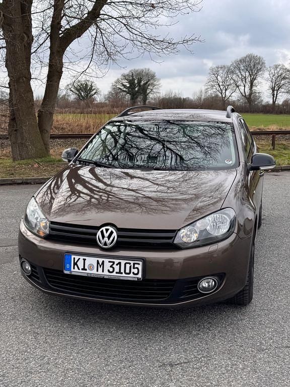 Gebraucht VW Golf VII Match 105 PS (77 kW) 2012 Braun Kombi
