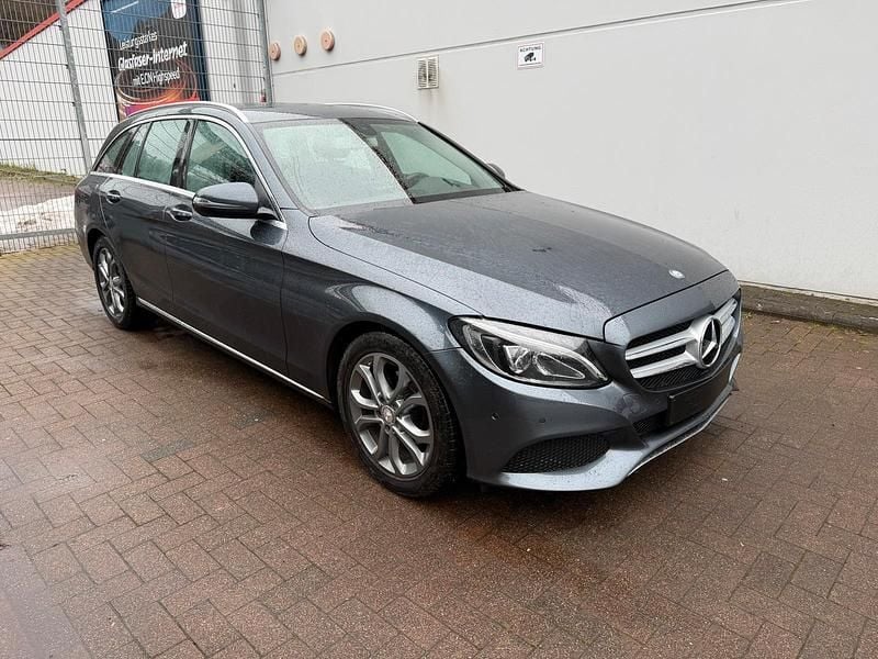 Gebraucht Mercedes C180 116 PS (85 kW) 2016 Grau Kombi