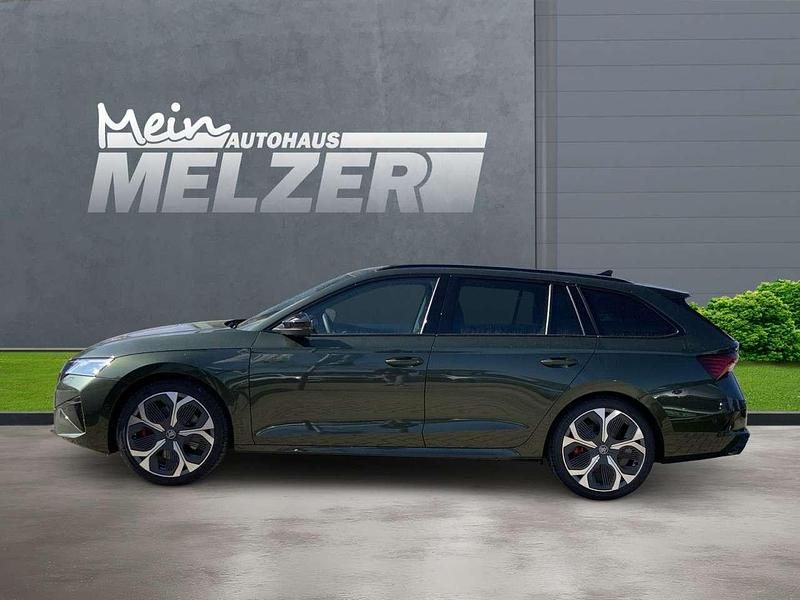 Neu Skoda Octavia RS 265 PS (194 kW) 2026 Grün Kombi