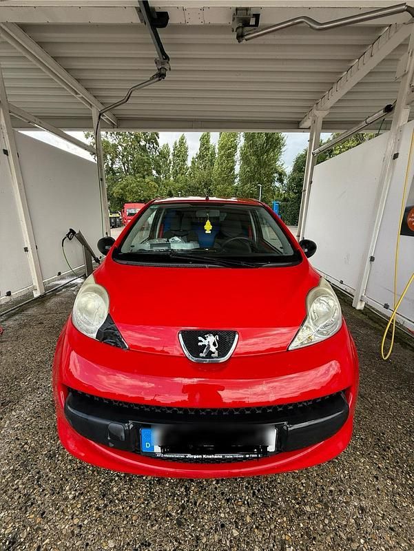 Rot Gebraucht 2008 Peugeot 107 Kleinwagen | 2.100 € (Fairer Preis) - Bild 1/4