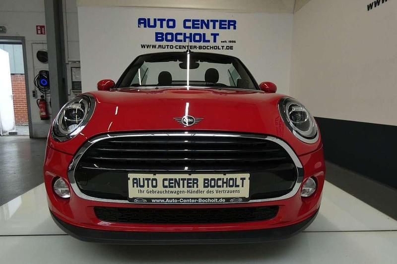 Gebraucht Mini Cooper Cabriolet Chili 136 PS (100 kW) 2019 Chili (solar) red Cabrio