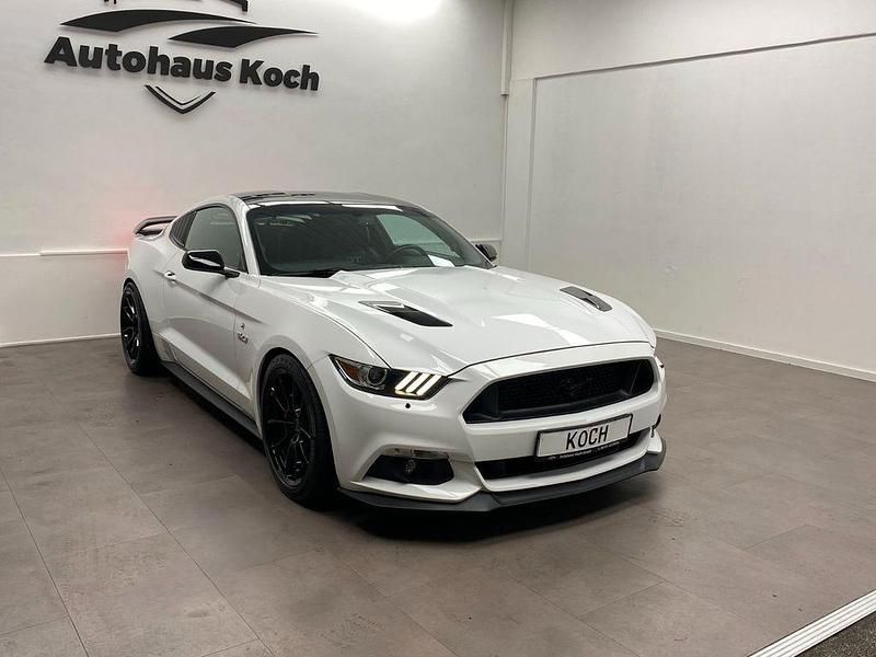 Weiß Gebraucht 2015 Ford Mustang GT Coupé | 32.900 € (Etwas zu teuer) - Bild 1/4