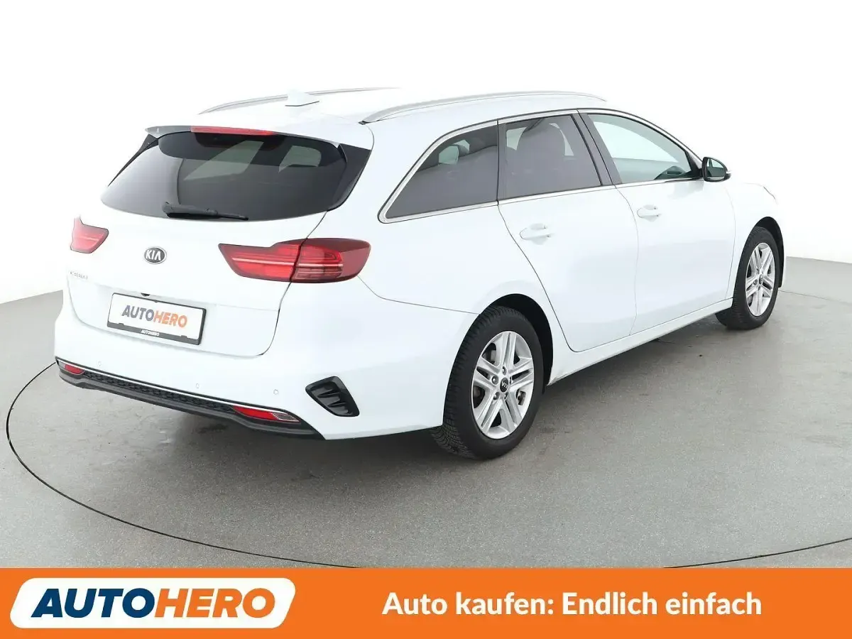 Gebraucht Kia Ceed Vision 140 PS (102 kW) 2019 Weiß Kleinwagen