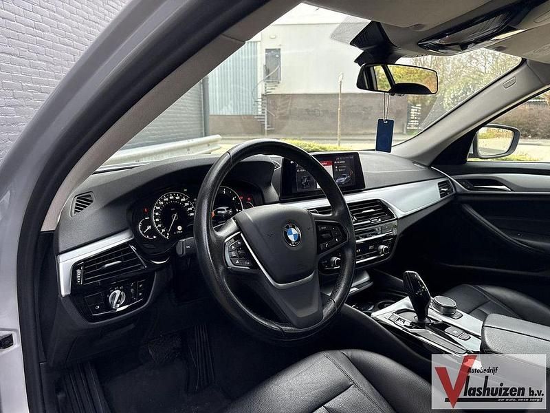 Gebraucht BMW 518 Executive 150 PS (110 kW) 2018 Silber Kombi