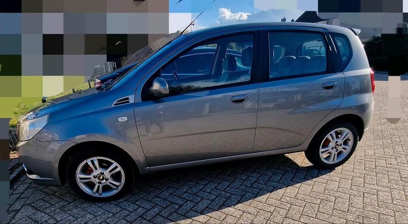 Gebraucht Chevrolet Aveo 101 PS (74 kW) 2009 Grau Kleinwagen