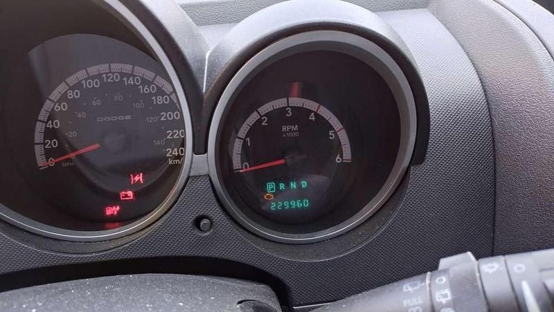 Gebraucht Dodge Nitro SXT 177 PS (130 kW) 2009 Silber SUV