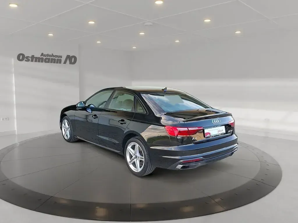 Gebraucht Audi A4 Ambiente 204 PS (150 kW) 2022 Mythosschwarz metallic Limousine