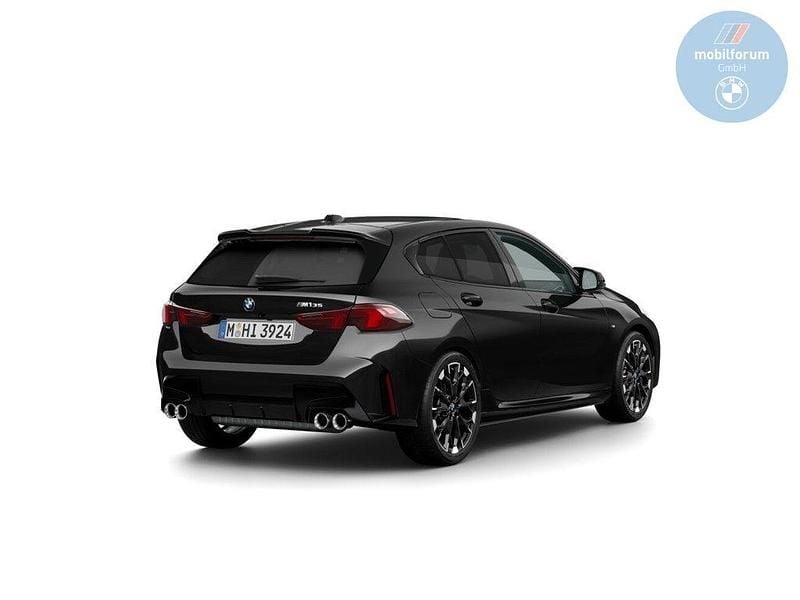 Gebraucht BMW M135 Performance 300 PS (220 kW) 2025 Schwarz Kleinwagen