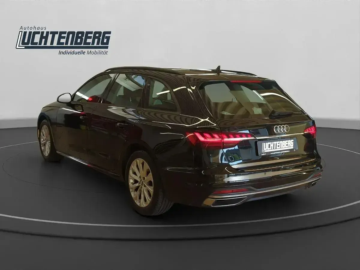 Gebraucht Audi A4 Advanced 190 PS (139 kW) 2020 Schwarz Kombi