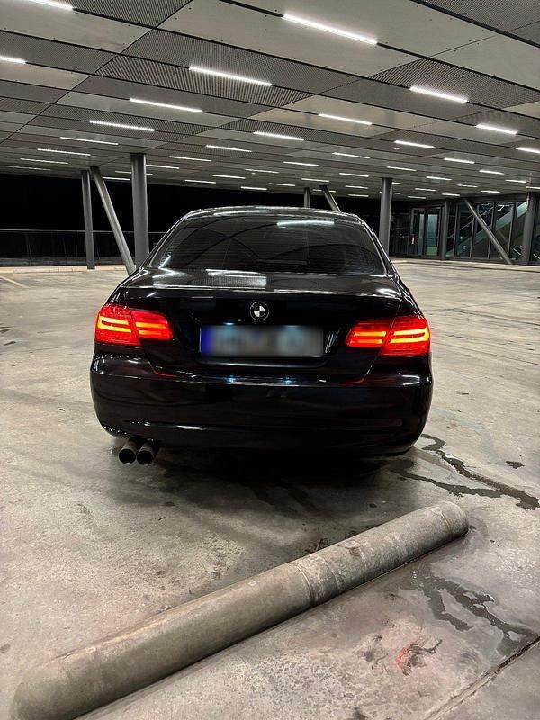 Gebraucht BMW 318 M Performance 143 PS (105 kW) 2010 Schwarz Coupé