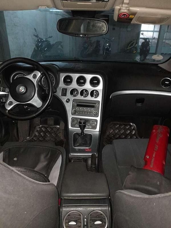 Schwarz Gebraucht 2006 Alfa Romeo 159 Distinctive Limousine | 500 € - Bild 1/4