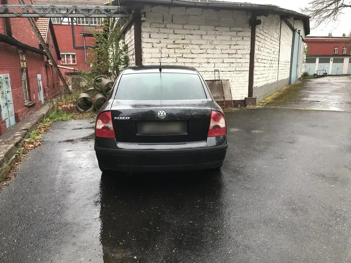 Gebraucht VW Passat 115 PS (84 kW) 2003 Schwarz Limousine
