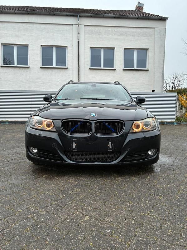 Gebraucht BMW 330 330 PS (242 kW) 2009 Schwarz Kombi