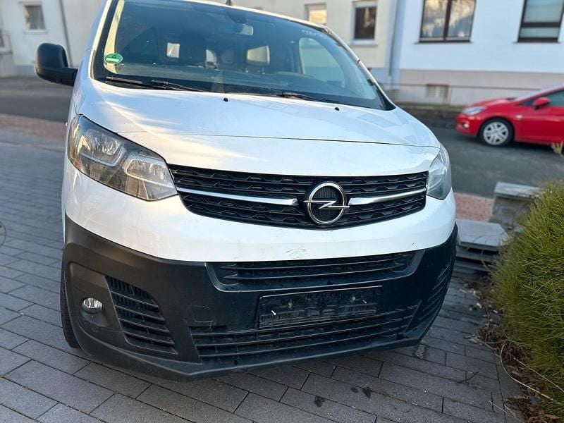 Weiß Gebraucht 2020 Opel Vivaro Edition Van / Kleinbus | 8.950 € (Guter Preis) - Bild 1/4