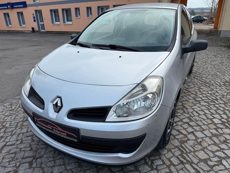 Gebraucht Renault Clio III Expression 75 PS (55 kW) 2006 Silber Limousine