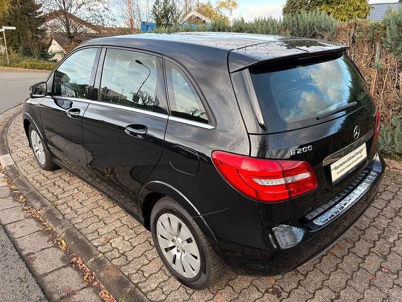 Gebraucht Mercedes B200 156 PS (114 kW) 2015 Schwarz Van / Kleinbus