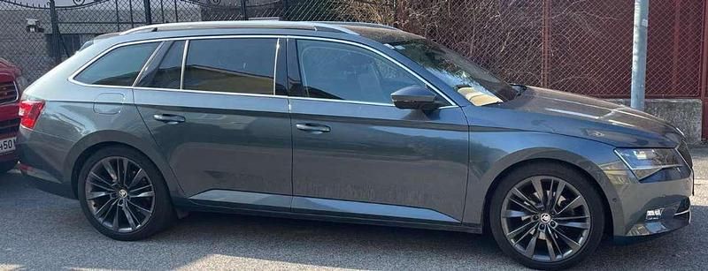 Gebraucht Skoda Superb Style 150 PS (110 kW) 2018 Grau Kombi