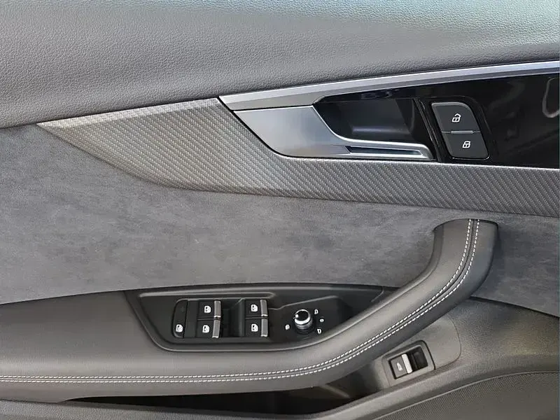 Gebraucht Audi RS4 450 PS (330 kW) 2024 Blau Kombi