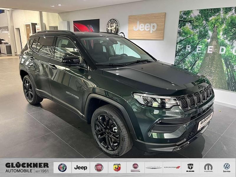 Grün Neu 2025 Jeep Compass North SUV | 37.990 € (Teuer) - Bild 1/4