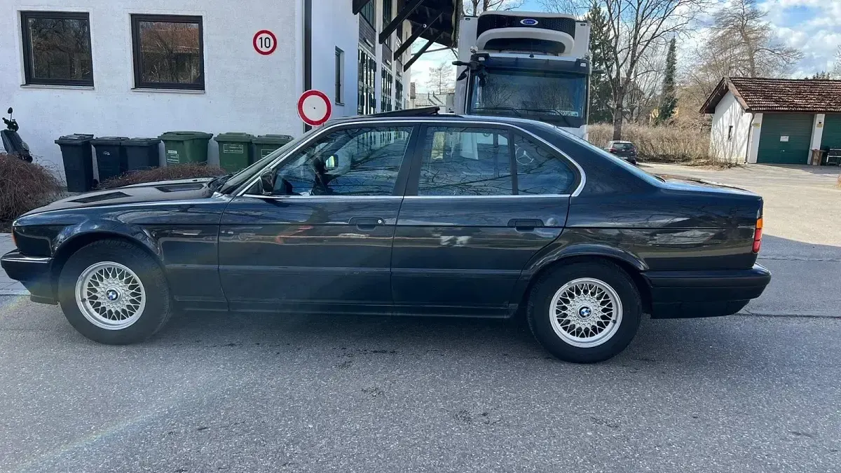 Gebraucht BMW 520 150 PS (110 kW) 1992 Schwarz Limousine
